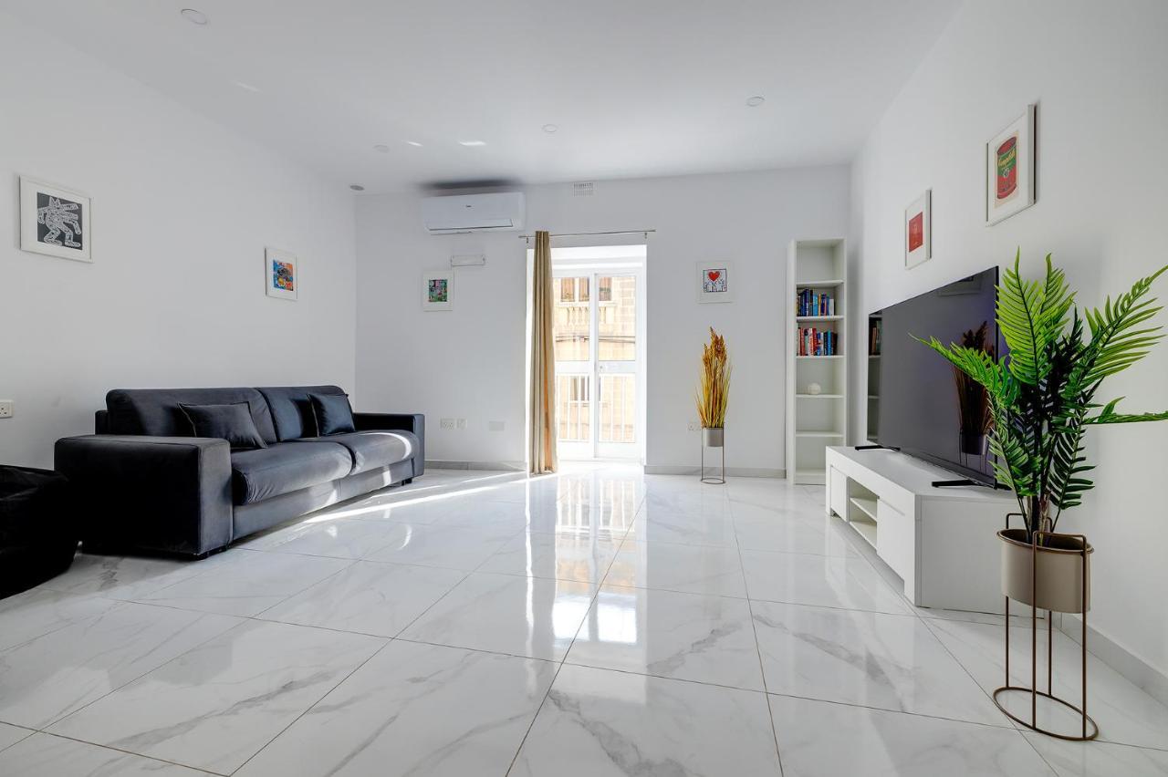 Modern Family Holiday Retreat In Gzira Apartment Sliema Exterior photo