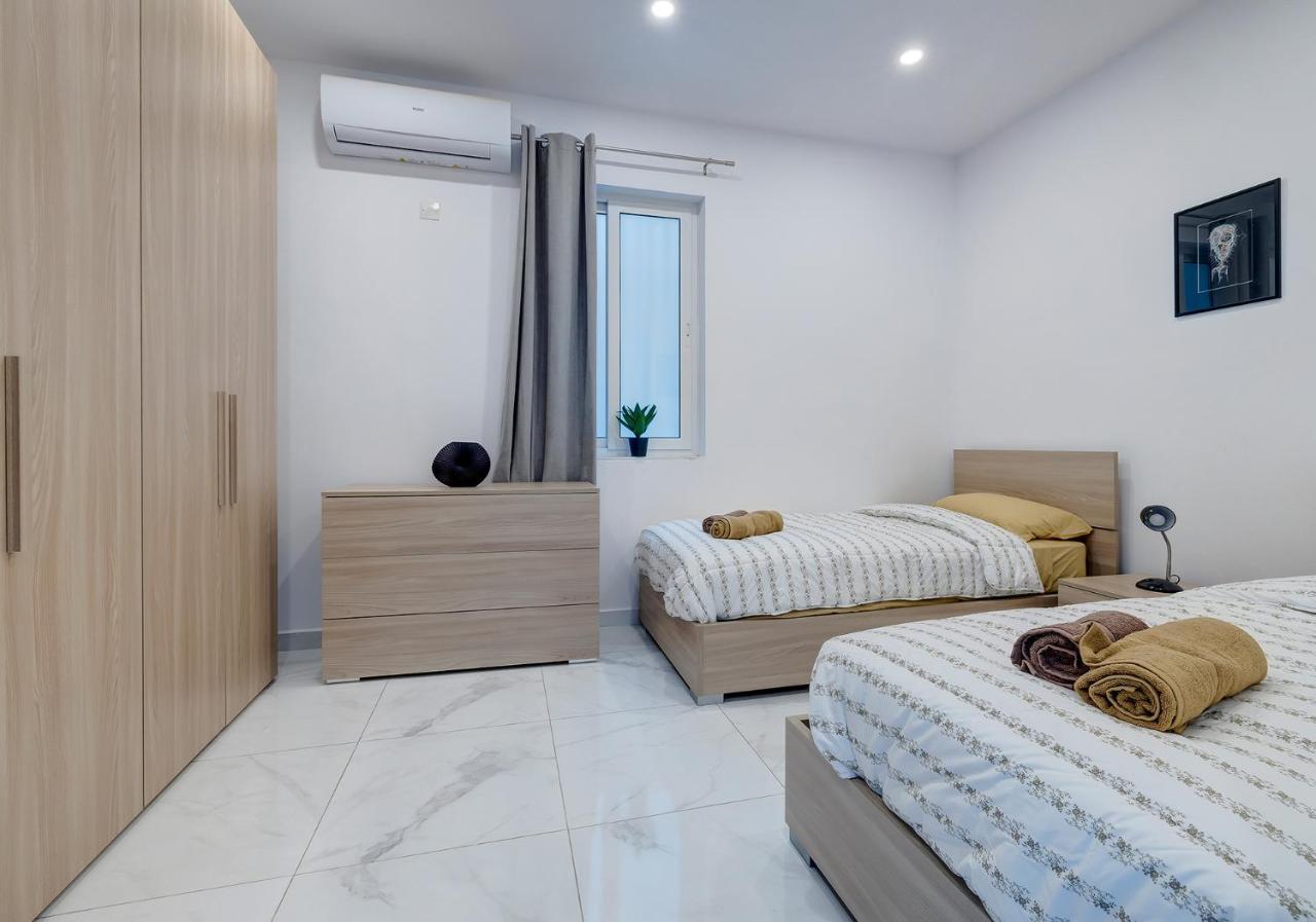 Modern Family Holiday Retreat In Gzira Apartment Sliema Exterior photo